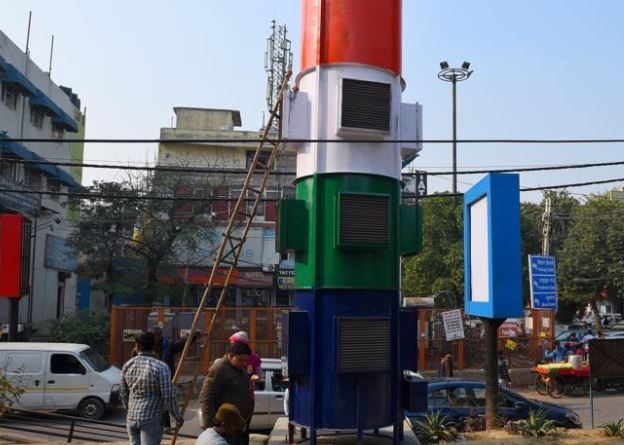 smog tower in Delhi market