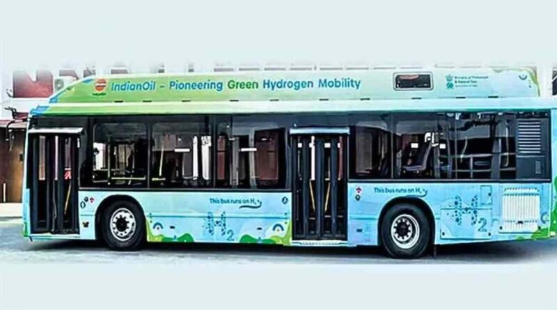 green hydrogen fuel cell bus IOCL Indian Oil Tata Motors