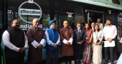 Hardeep Singh Puri offers green hydrogen mobility solution to Bhutan Prime Minister