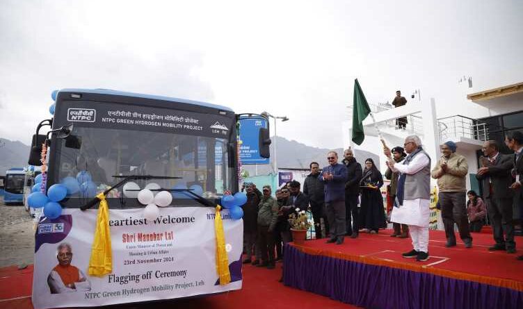 Green Hydrogen buses run on Ladakh roads to benefit Himalayan ecology fuel cell Manohar Lal Khattar